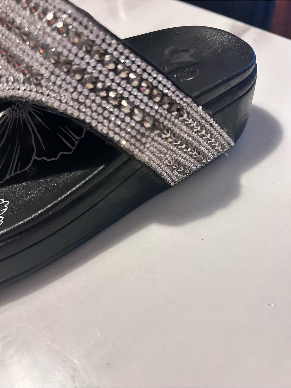 Women’s Black Rhinestone Embellished Slip-On Sandals Skechers Sz 7 - Picture 6 of 6